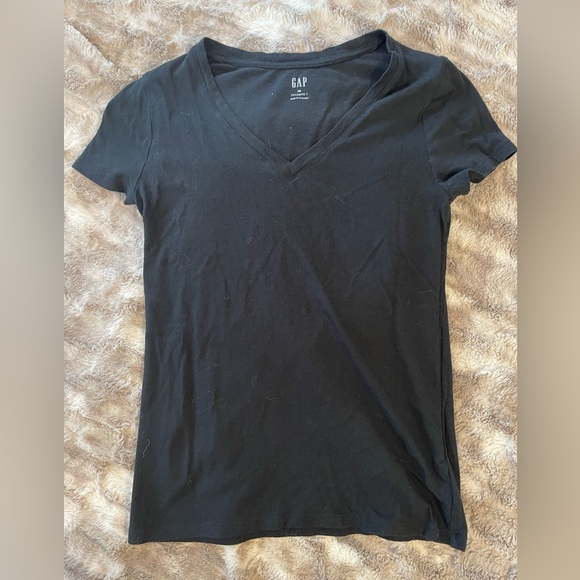 Black GAP Favorite T v-neck - Picture 1 of 3